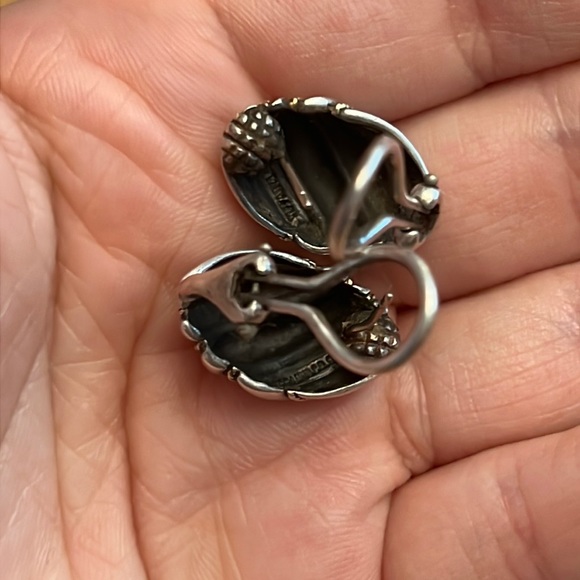 Tiffany & Co Two Tone Shell Earrings (AUTHENTIC) - Picture 6 of 7